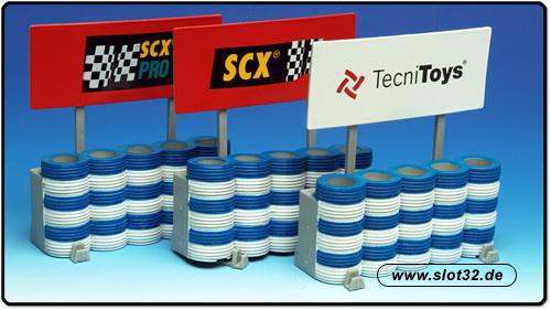SCX barriers with banners (3)